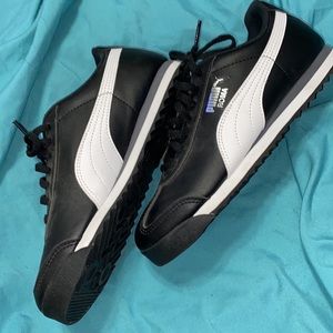 Old school Pumas (Roma)